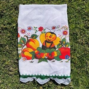 Vintage Anthropomorphic Bumble Bee Cotton Tea Towel Crochet Trim Flowers Brazil